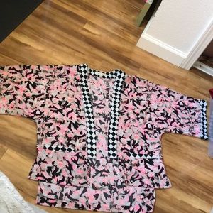 Jealous tomato kimono style top